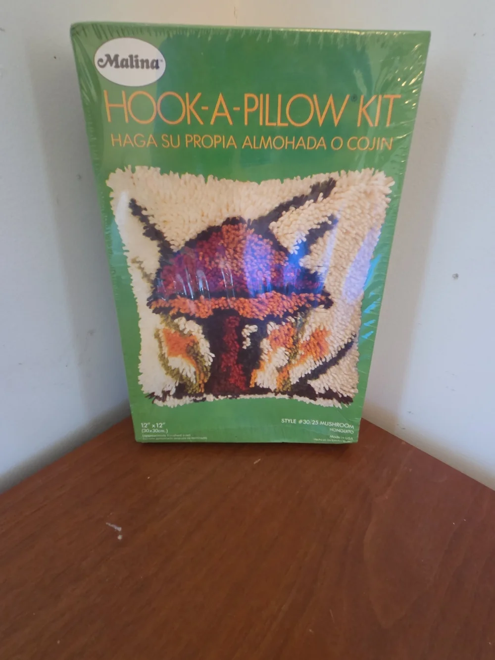 Hook-A-Pillow Kit - Cream & Brown Mushroom Design